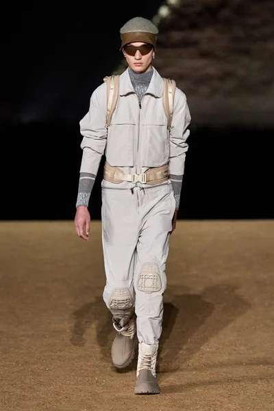 Look 17